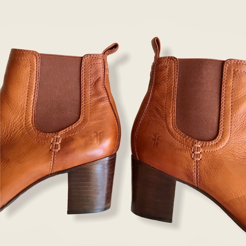 Frye Stella Chelsea Short Leather Ankle Bootie - Picture 7 of 16
